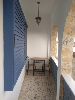 GOLDA HAUSE